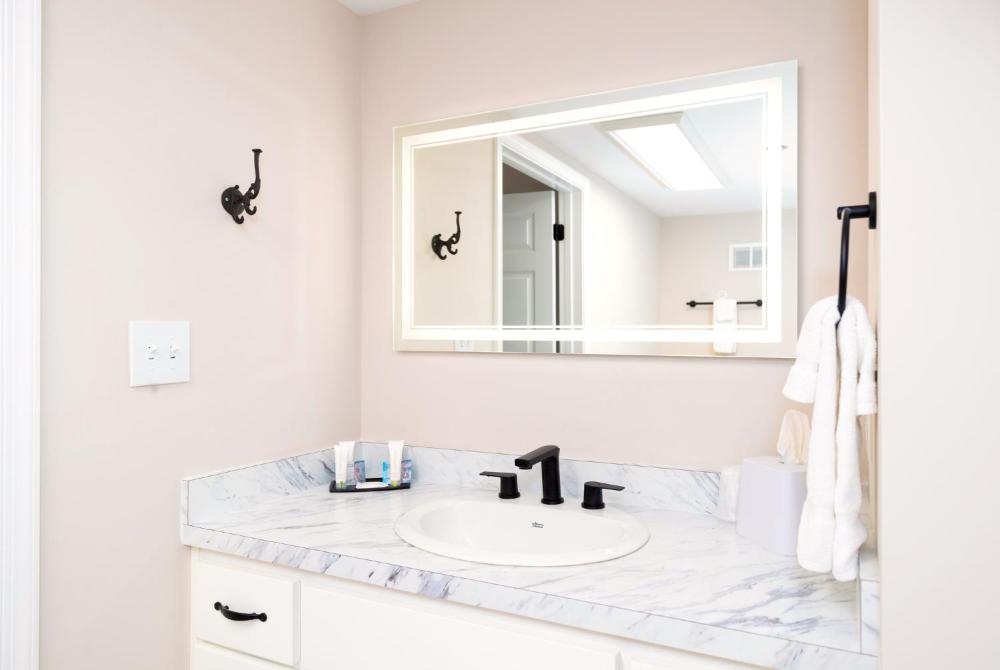 One-Bedroom Executive King Suite - Non-Smoking interior